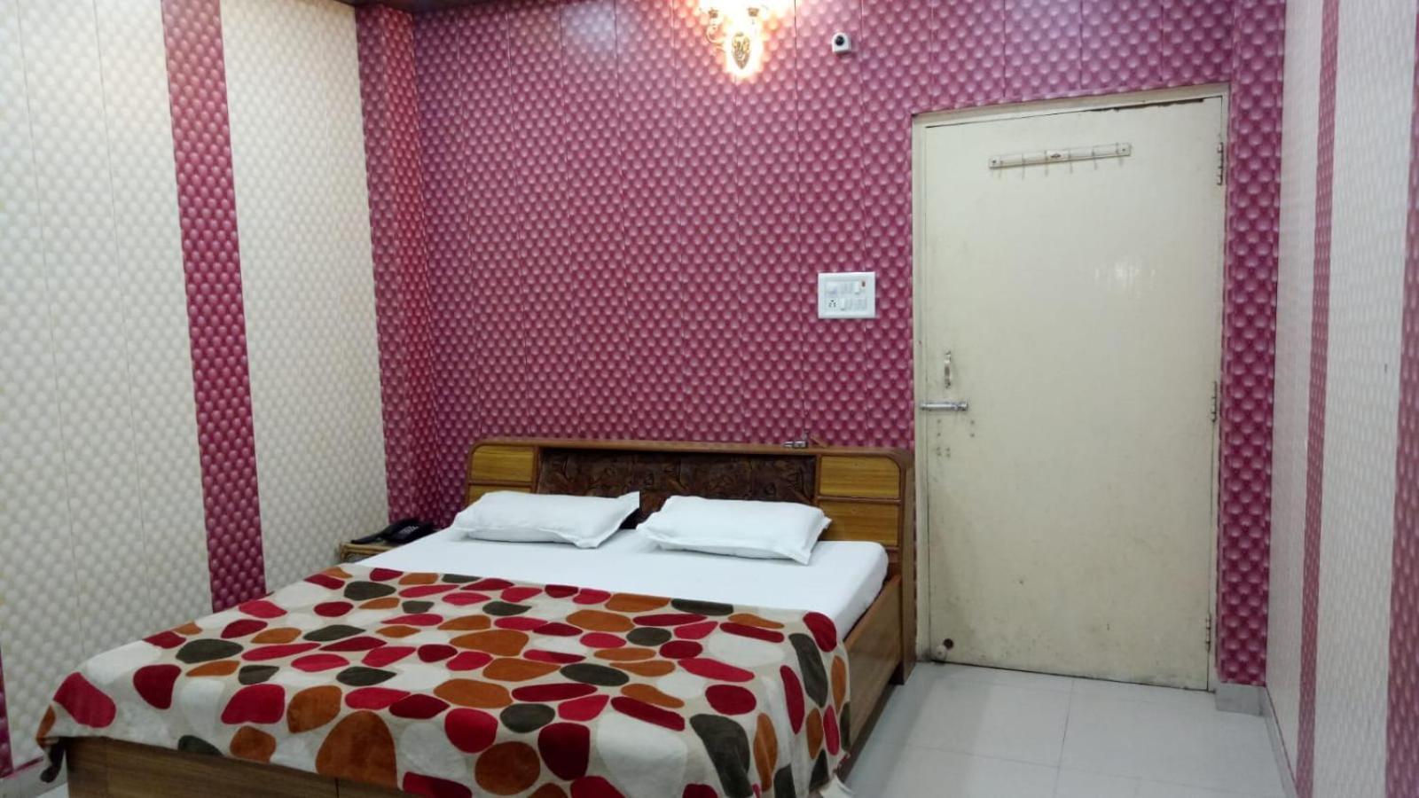 Hotel Shiv Ganga Rishīkesh Esterno foto